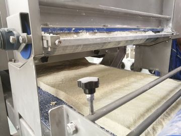 Βιομηχανική μηχανή ζύμης ζύμης ριπών που χρησιμοποιείται για να παραγάγει τον τοποθετημένο σε στρώματα φραγμό ζύμης προμηθευτής