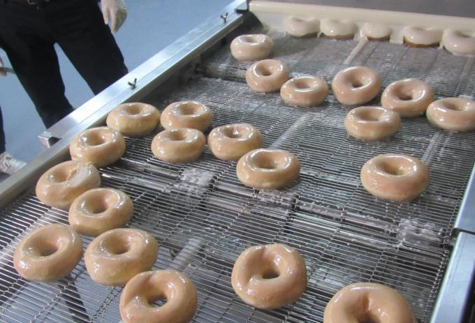 Ημι τελειωμένη παγωμένη doughnut γραμμή παραγωγής με την ικανότητα 1000 - 15000 PC/ωρ.