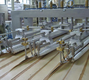 Η βιομηχανική μηχανή ελβετικών ρόλων, κέικ που κατασκευάζει τη μηχανή για τη μαρμελάδα γέμισε το κέικ ρόλων προμηθευτής